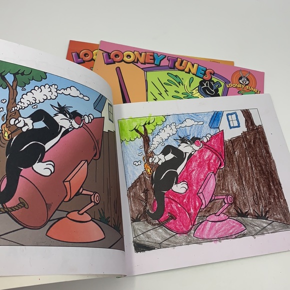 3 coloring books by Looney Tunes WB used - Picture 2 of 13